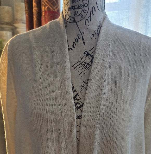 Elegant Cream Open-Front Sweater - Picture 2 of 8